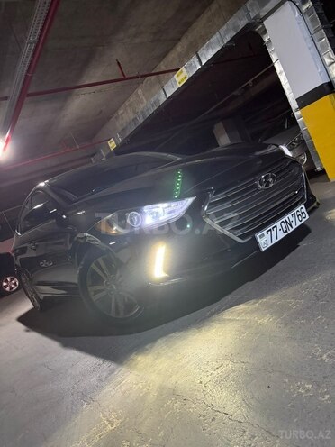 Hyundai Elantra-2