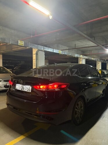 Hyundai Elantra-7