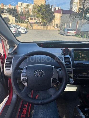 Toyota Prius-10