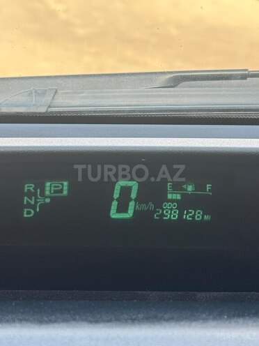 Toyota Prius-12