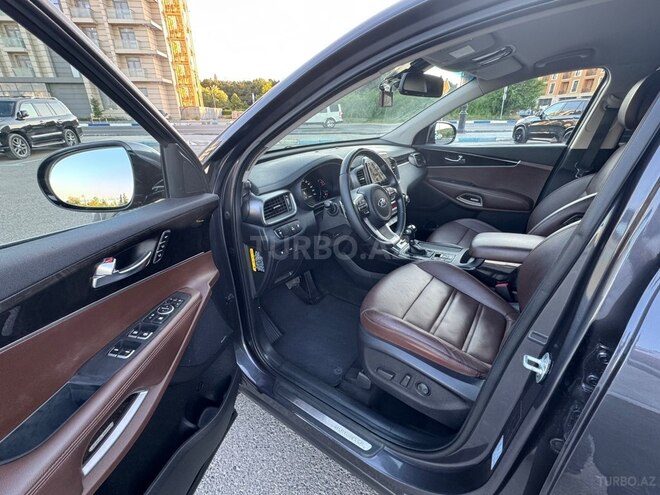 Kia Sorento-12