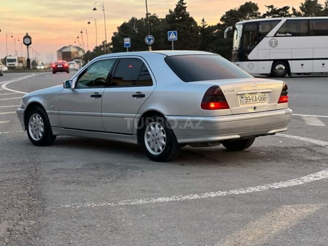 Mercedes C 240-3
