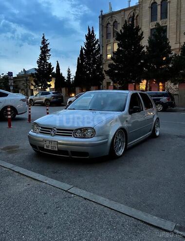 Volkswagen Golf-2
