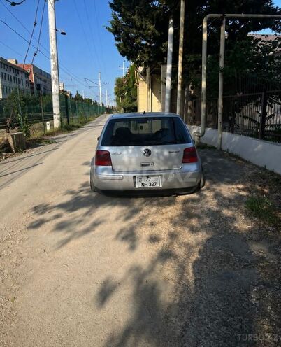 Volkswagen Golf-9