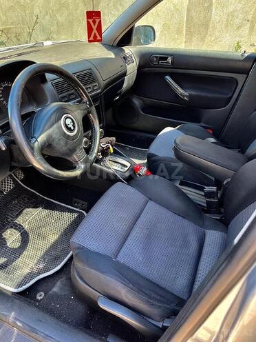Volkswagen Golf-8