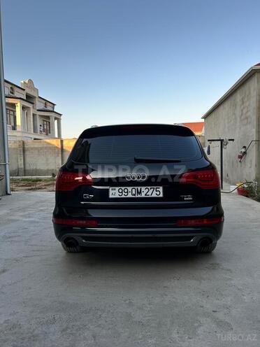 Audi Q7-4