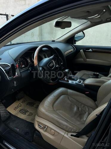 Audi Q7-5