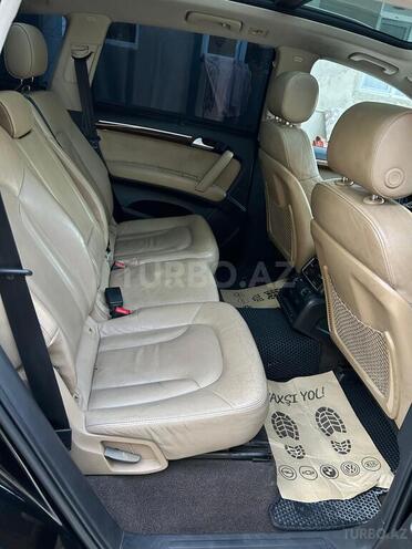 Audi Q7-9