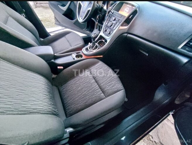 Opel Astra-11