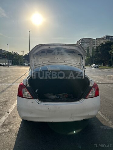 Nissan Sunny-12