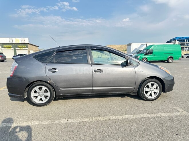 Toyota Prius-2