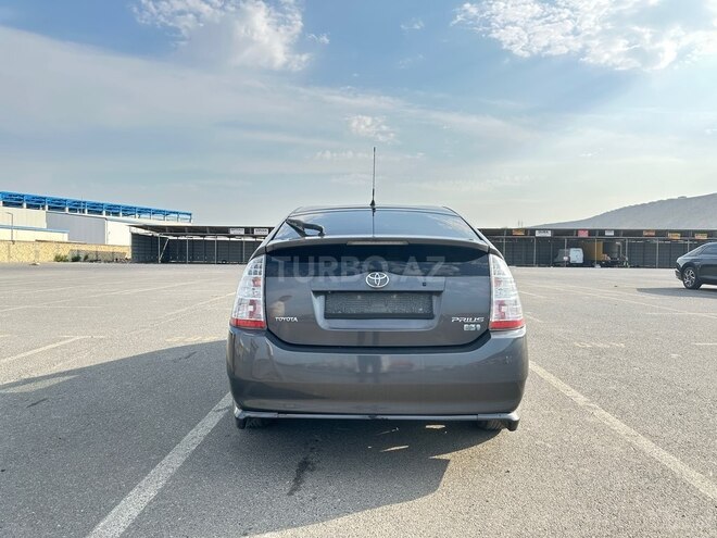 Toyota Prius-3