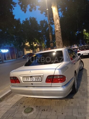 Mercedes E 320-2