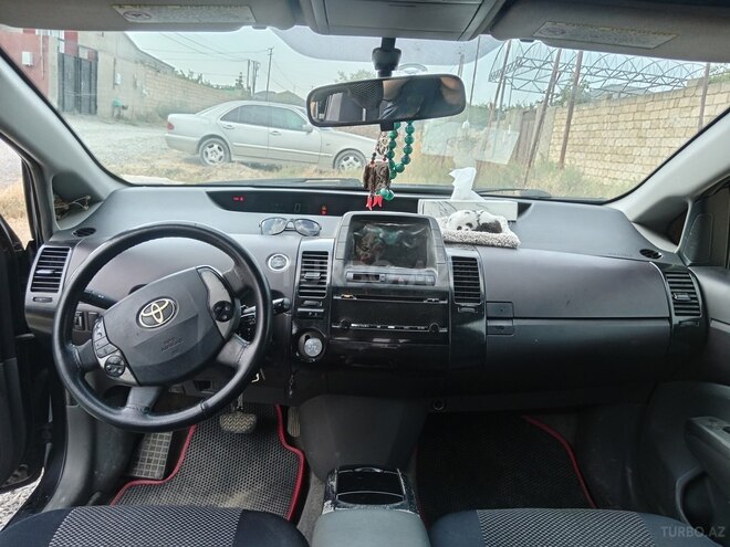 Toyota Prius-5