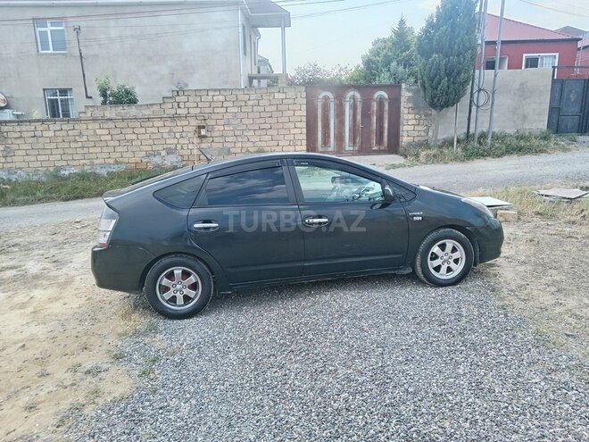 Toyota Prius-4