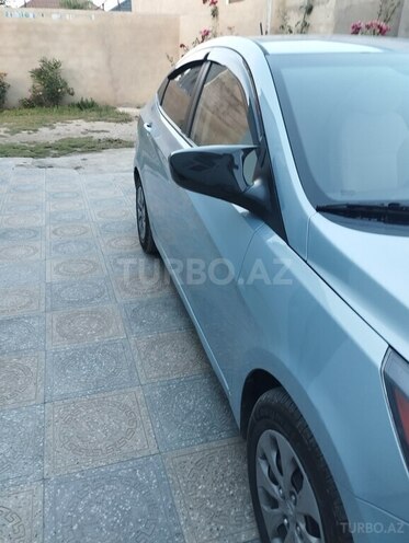 Hyundai Accent-3