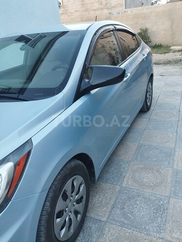 Hyundai Accent-2