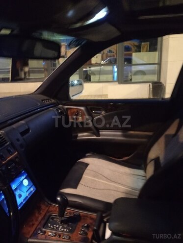 Mercedes E 320-8