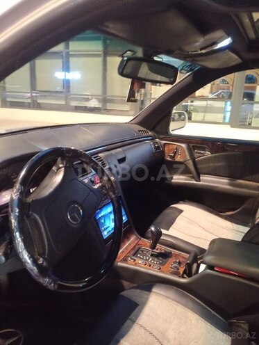 Mercedes E 320-7