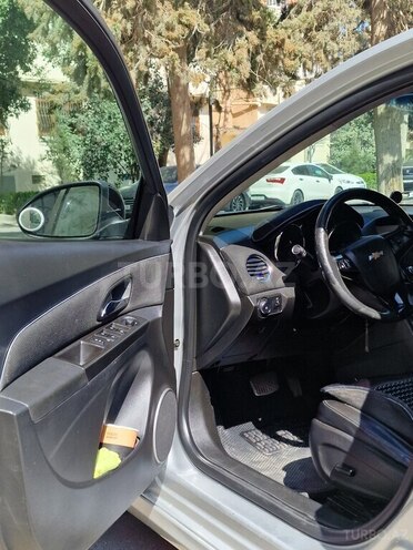 Chevrolet Cruze-11
