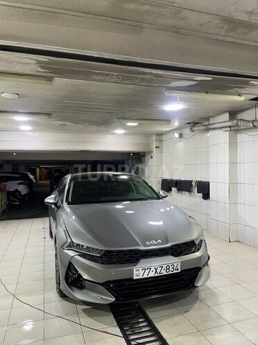 Kia K5-1