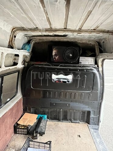 Ford Transit-6
