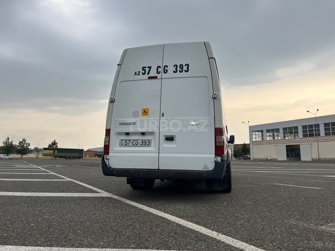 Ford Transit-5