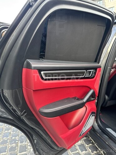 Porsche Cayenne Coupe-13