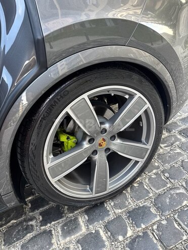 Porsche Cayenne Coupe-8