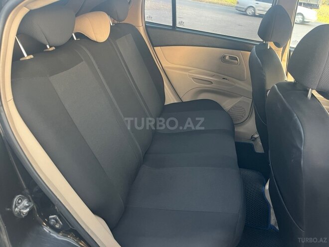 Kia Rio-12