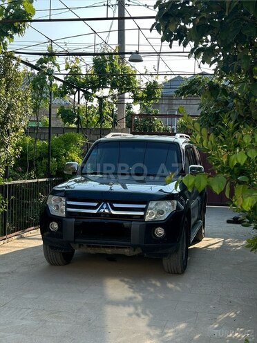 Mitsubishi Pajero-3