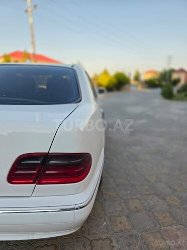 Mercedes E 220-4