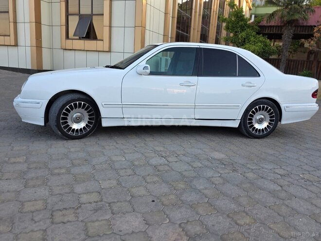 Mercedes E 220-8