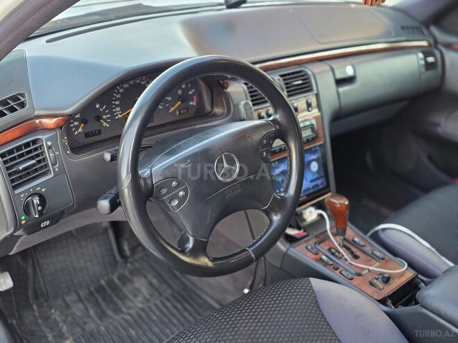 Mercedes E 220-16