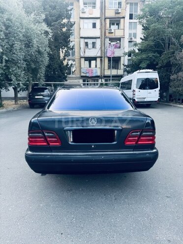 Mercedes E 230-6