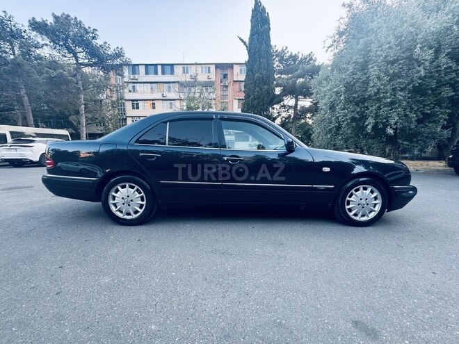 Mercedes E 230-4