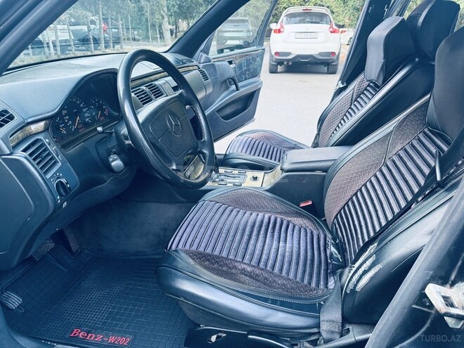 Mercedes E 230-12