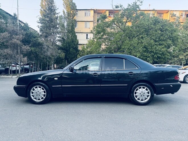 Mercedes E 230-2