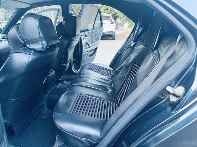 Mercedes E 230-13