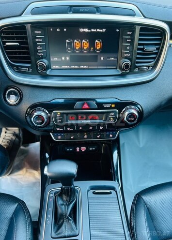 Kia Sorento-24