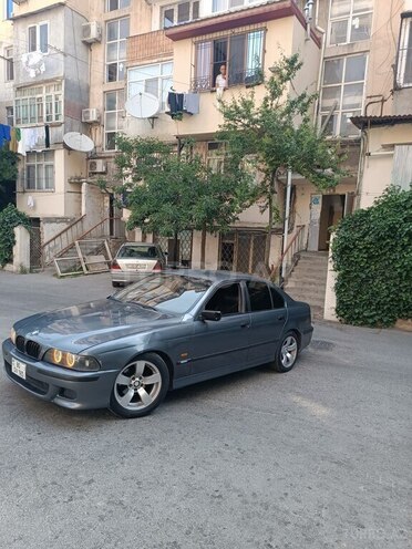 BMW 528-6