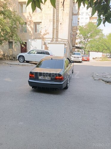 BMW 528-10