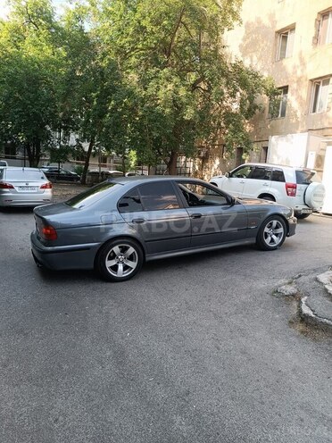 BMW 528-9