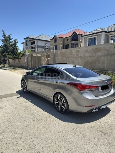 Hyundai Elantra-5