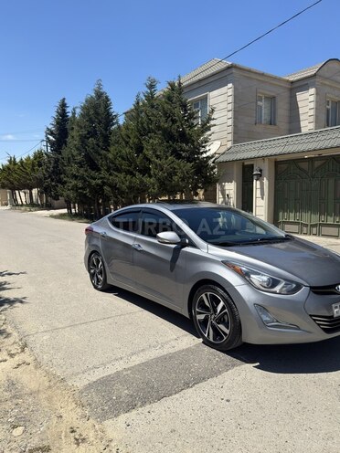 Hyundai Elantra-3
