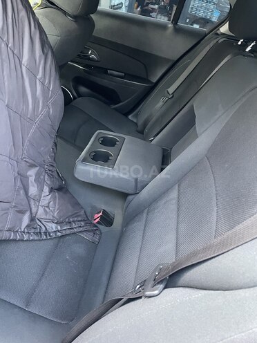 Chevrolet Cruze-11