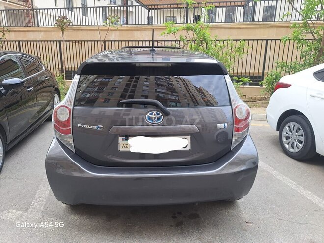 Toyota Prius C-2