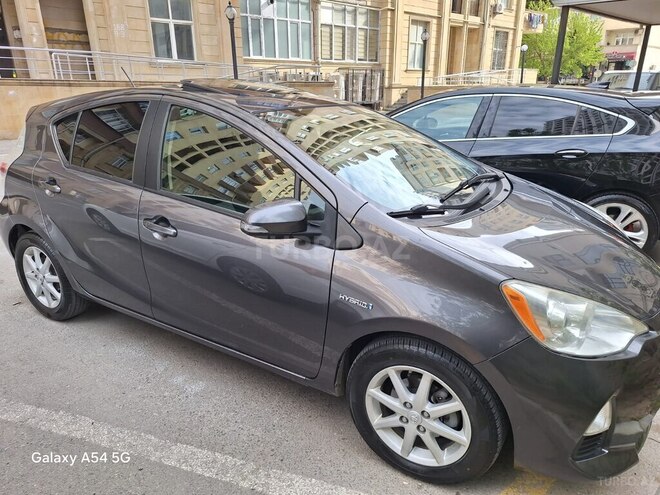 Toyota Prius C-9