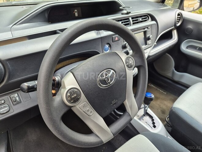 Toyota Prius C-14