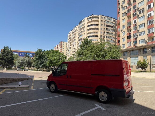 Ford Transit-8